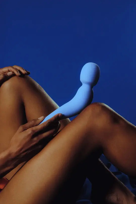 Com - Periwinkle Dame