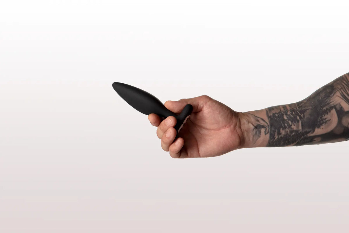 Egon Vibrating Butt Plug Black Je Joue